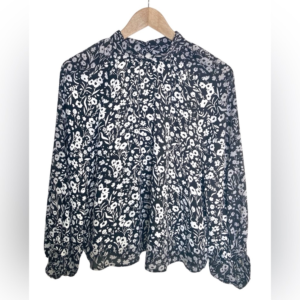Banana Republic - Black and White Floral Blouse, Size L (NWT)